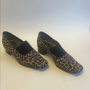 Leopard Print Women's Shoes with Black Accent | Size 7